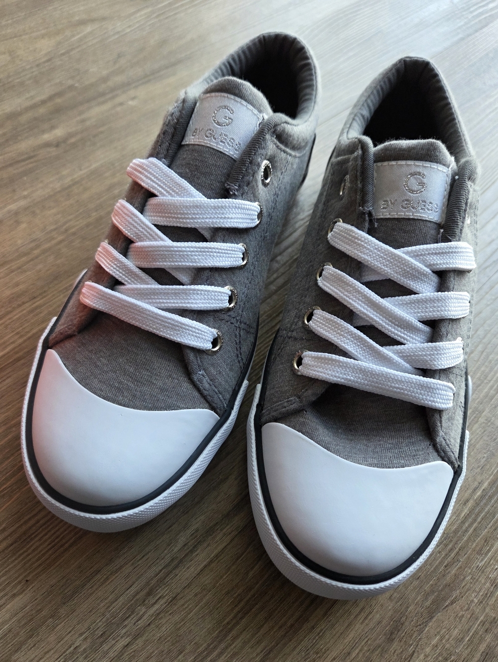 NWT G by Guess Oona Gray Jersey Canvas Studded Sneakers Shoes Box Sz 6.5